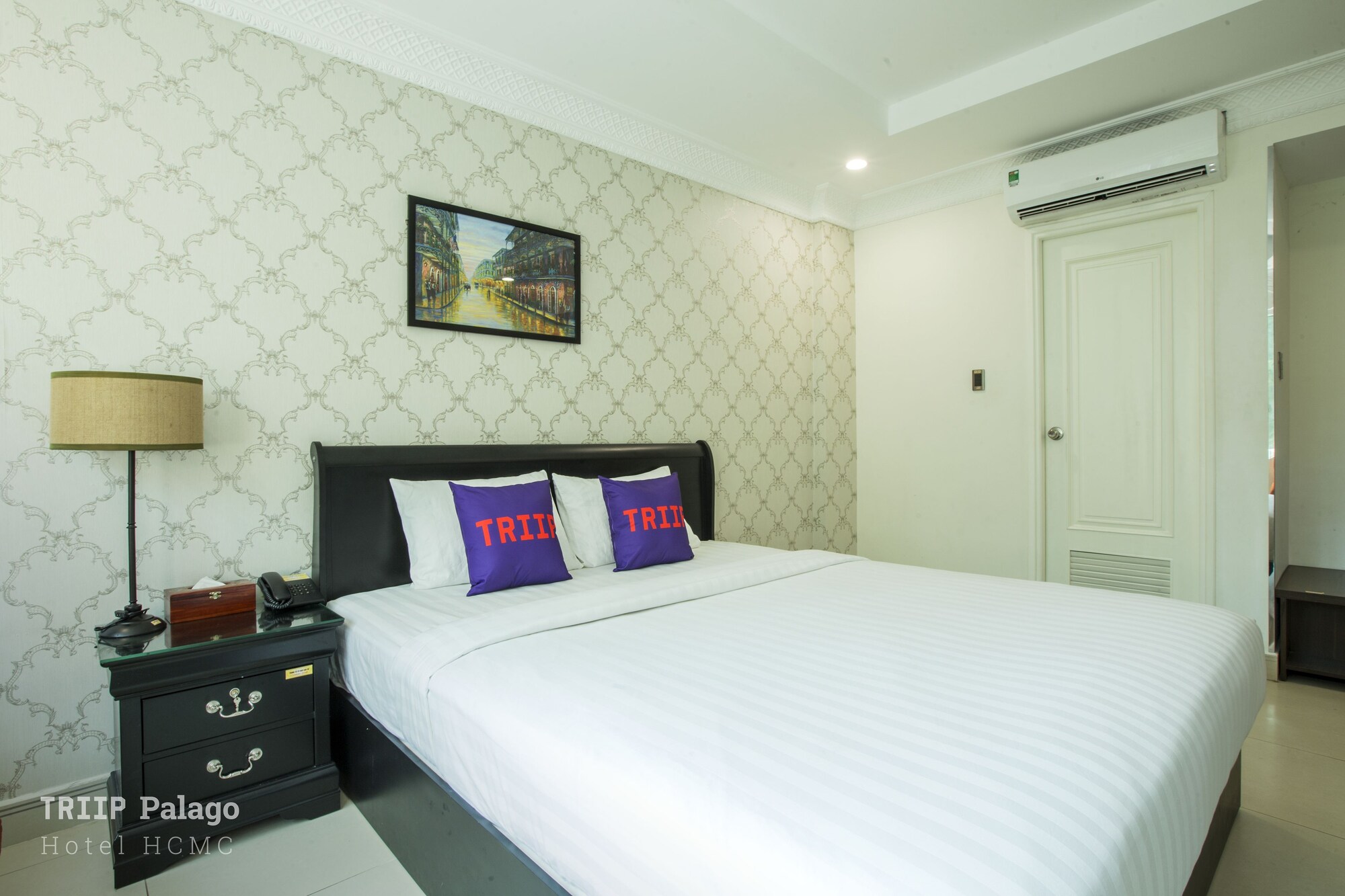 DELUXE, KING BED, CITY VIEW