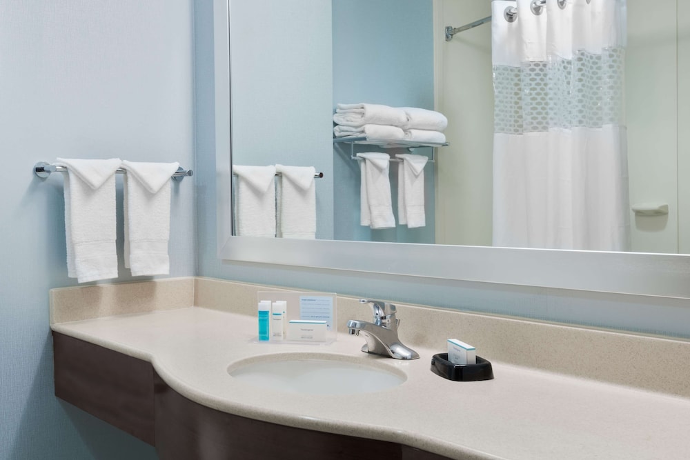 Hampton Inn Bedford Burlington 17/45
