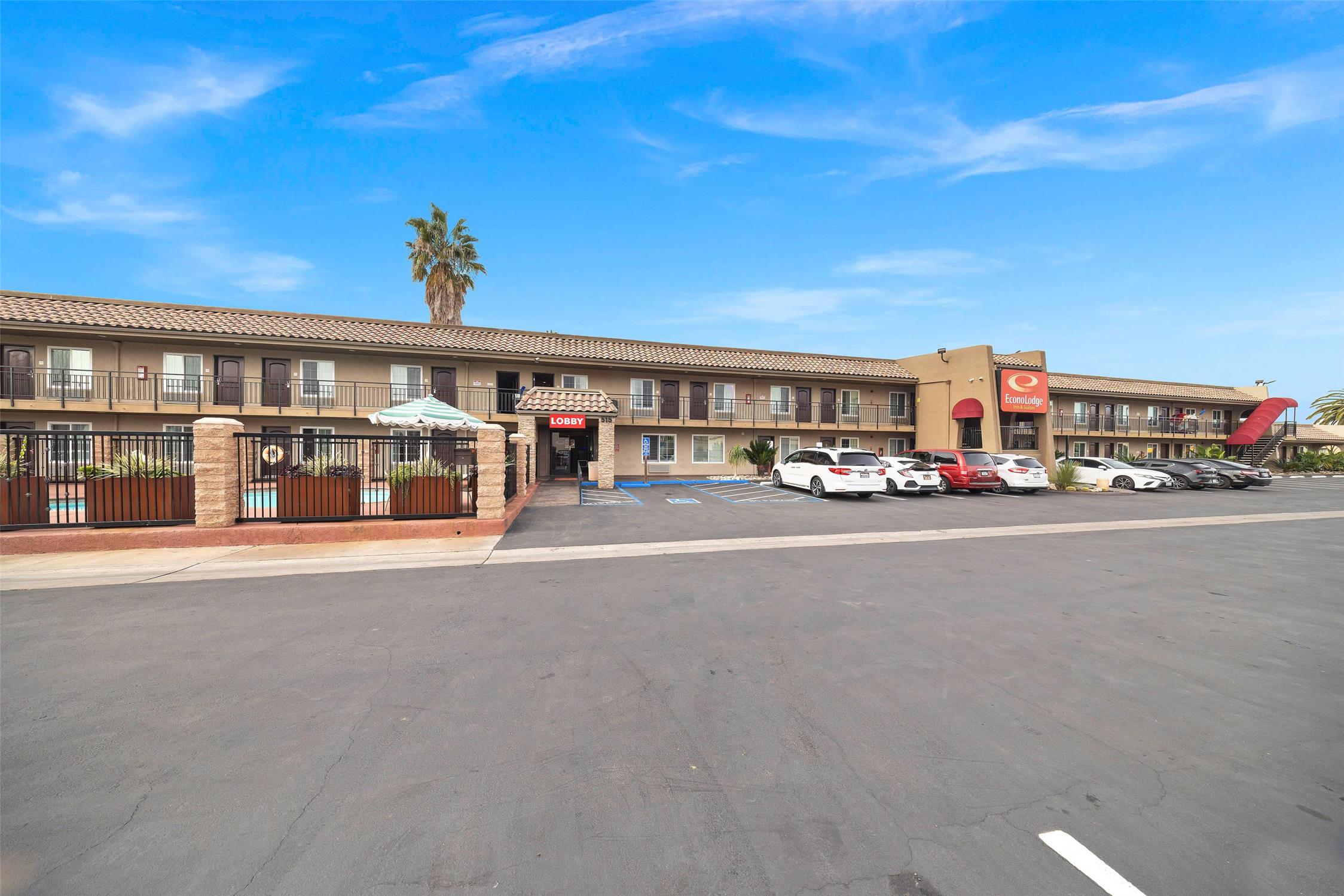 Econo Lodge Inn & Suites Escondido Downtown 37/48