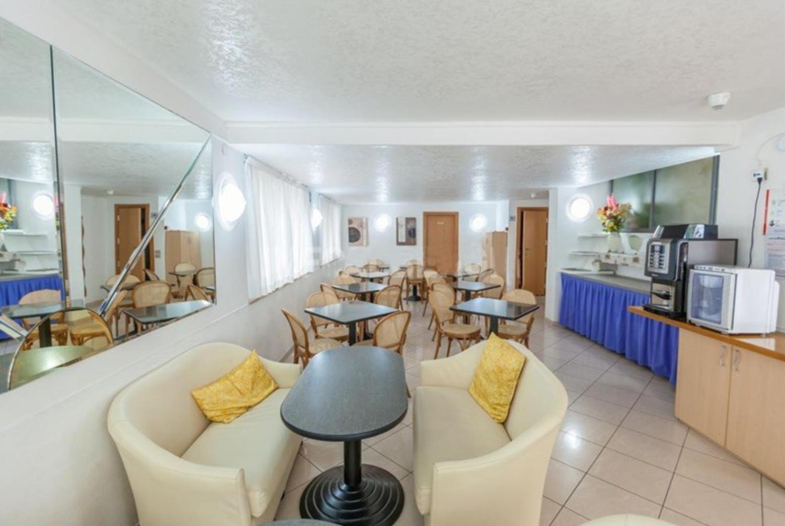 Hotel Azzurro 33/50