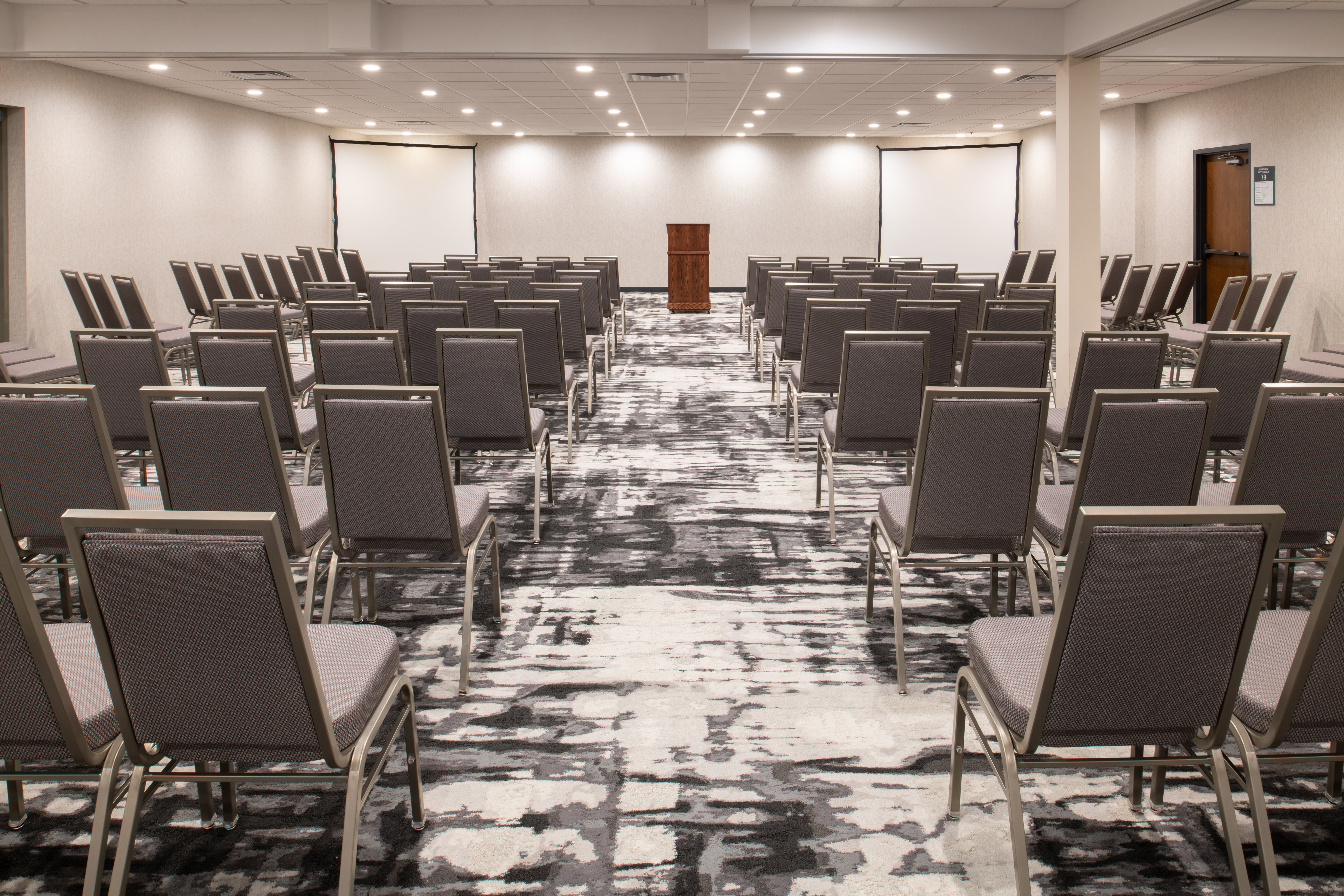 Holiday Inn Portland I 5 S Wilsonville 31/44