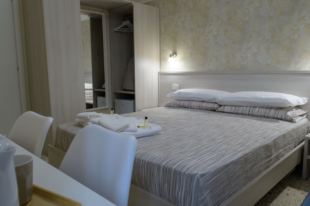Beatus Viator Guest House 20/40