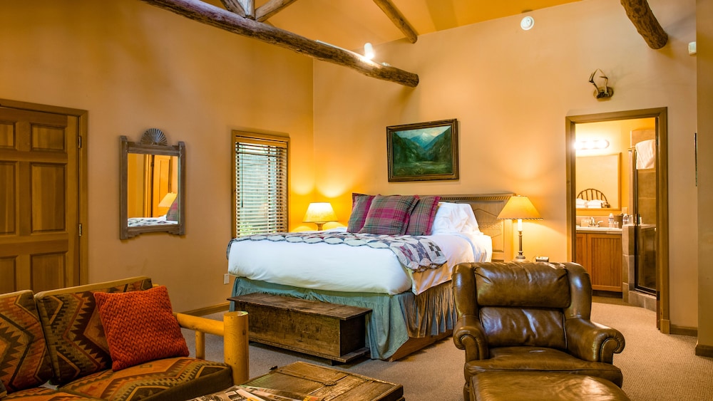 Weasku Inn 2/50