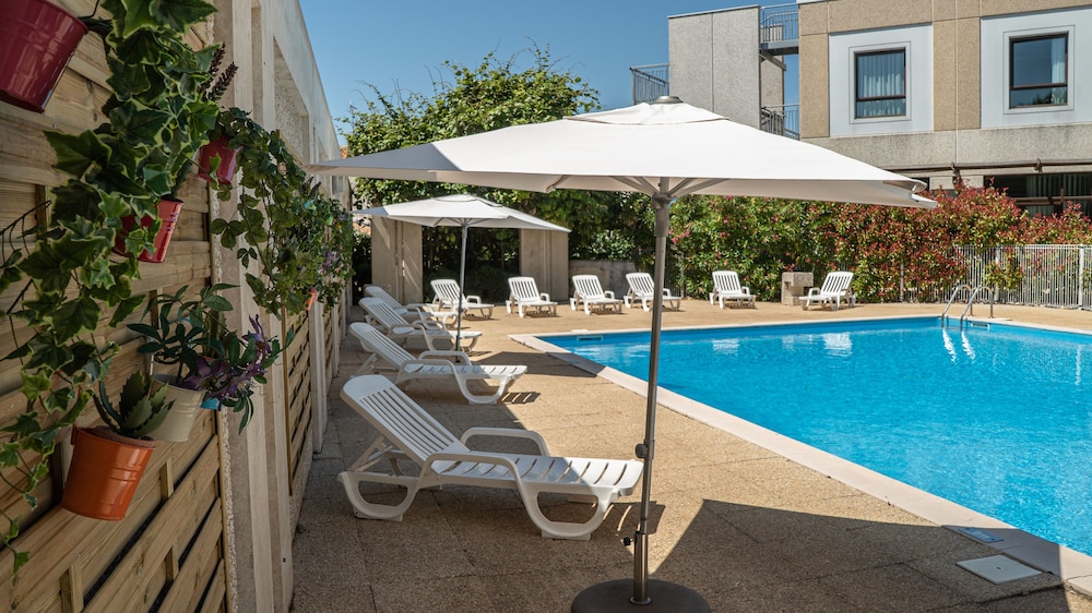 MERCURE NIORT MARAIS POITEVIN 41/50