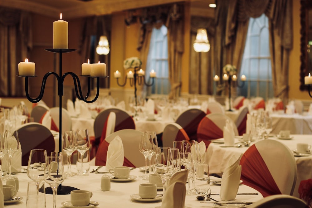 Royal Hotel Scarborough 56/74