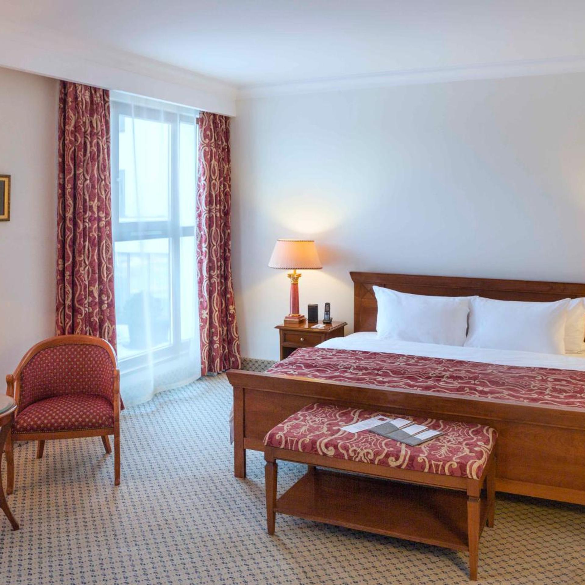 Aqua, Classic, Twin Beds, Pool Access 3/5