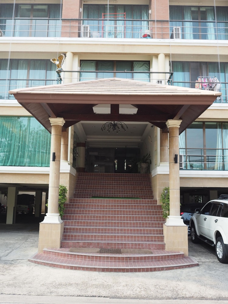 Murraya Residence 71/79