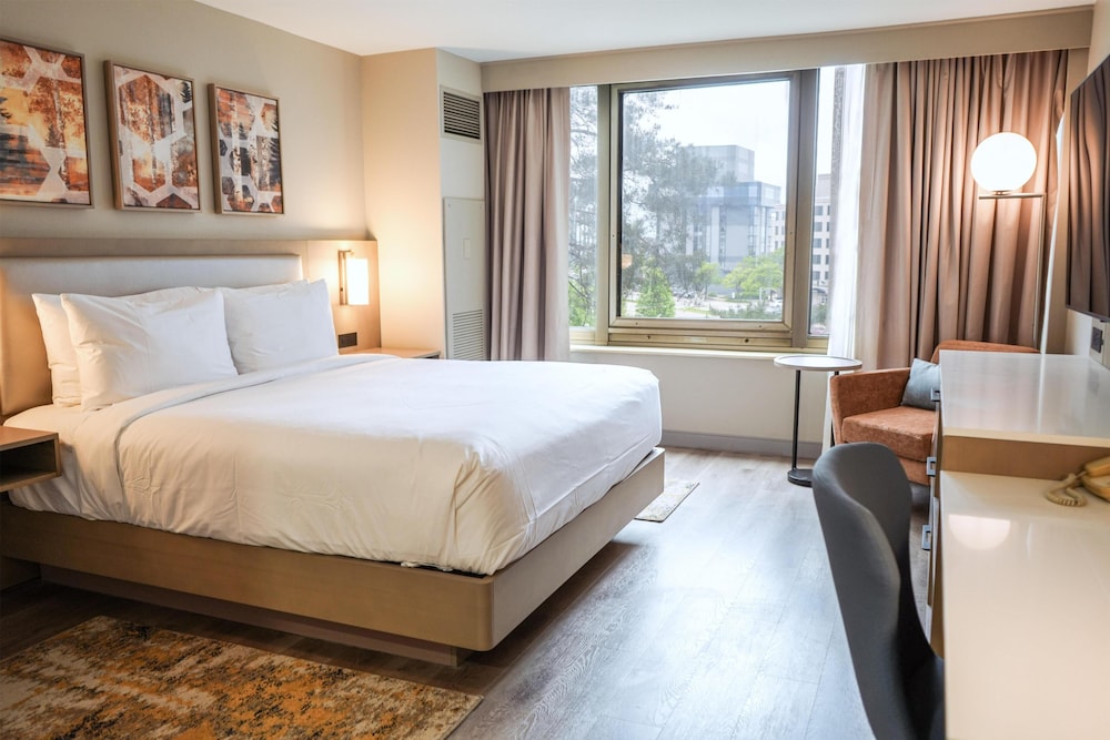 Renovated, King Bed
