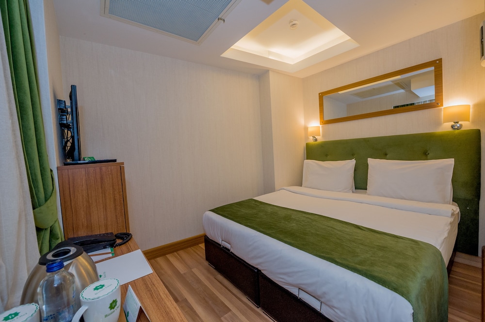 Bizim Hotel 27/64
