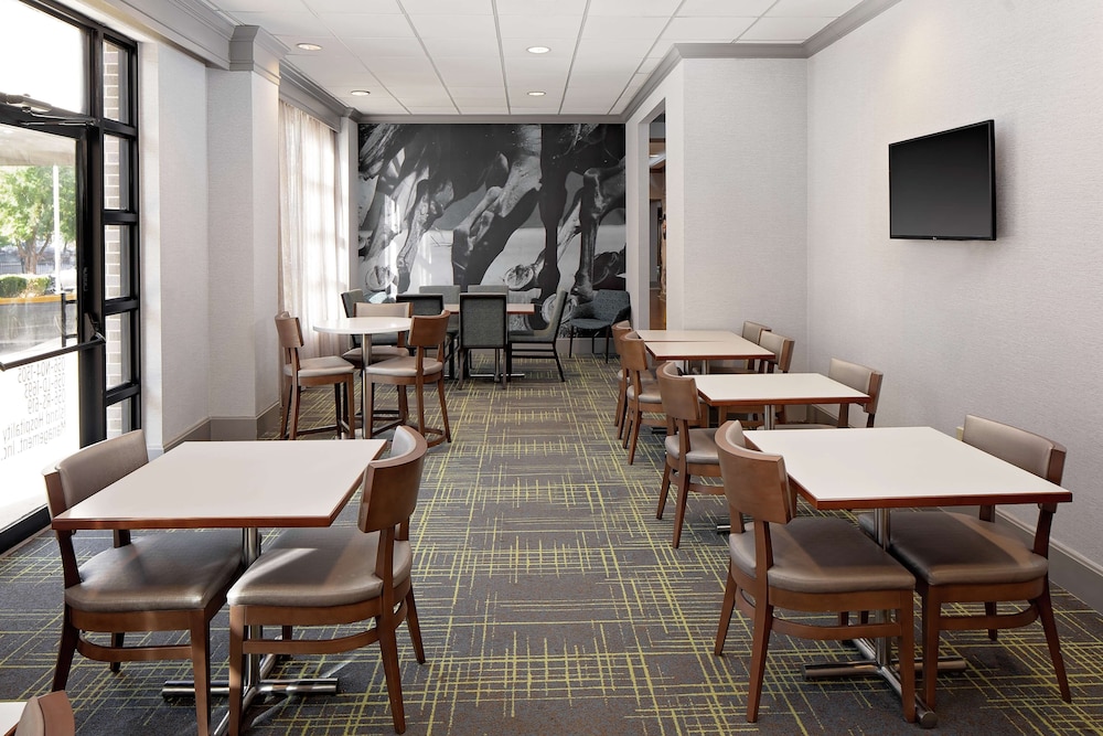 Hampton Inn Louisville Downtown 36/50