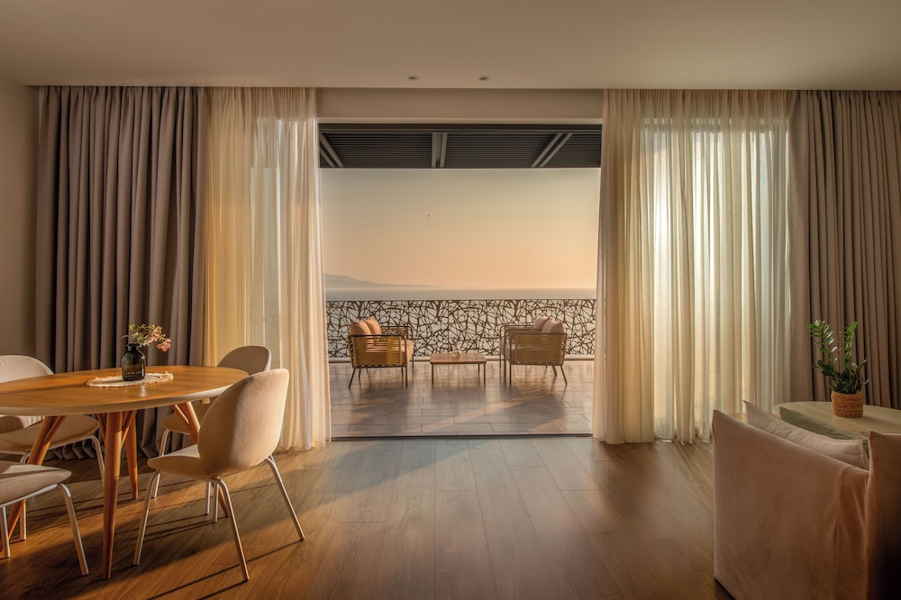 Glow Boutique Hotel & Suites 25/50