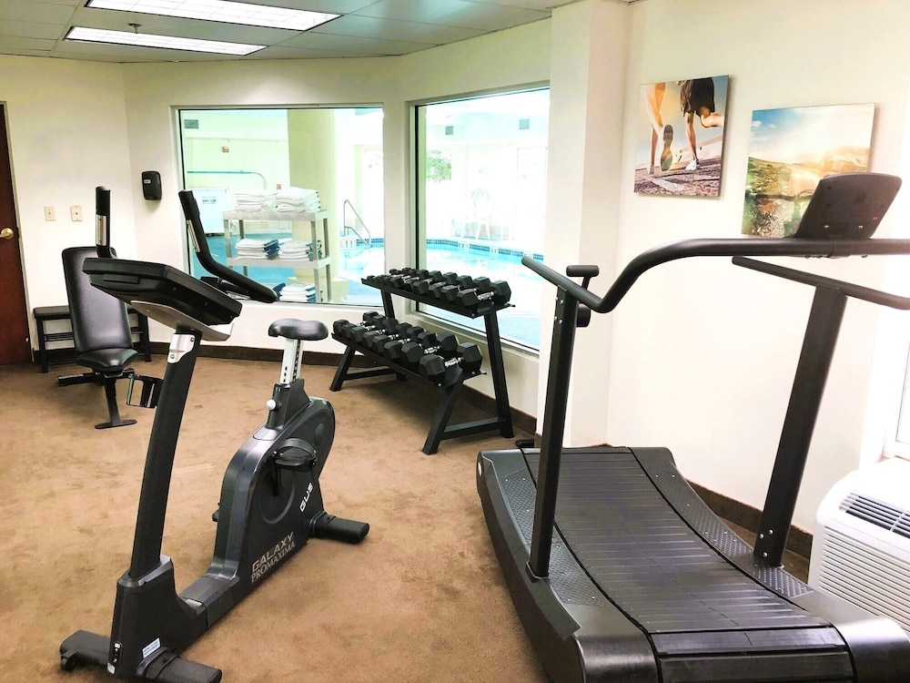 Comfort Inn & Suites Mount Pocono 27/50