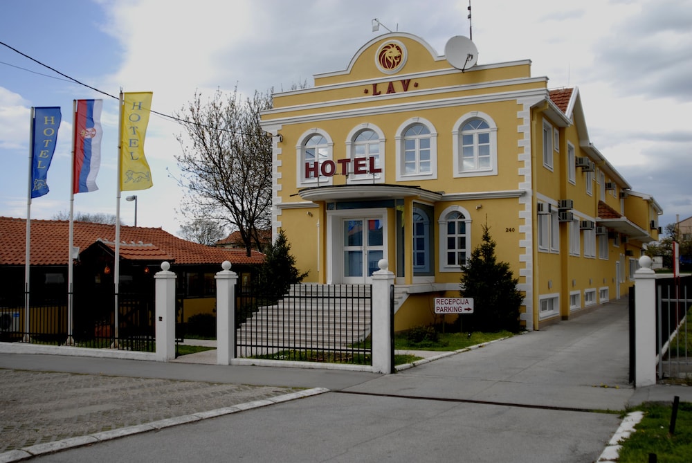 Garni Hotel Lav 44/50