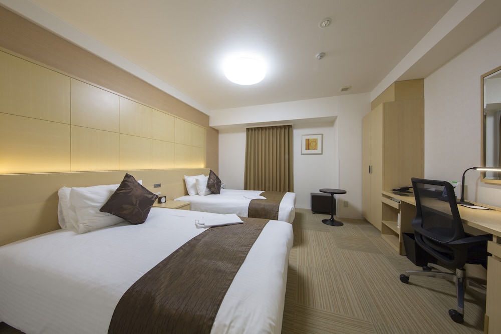 DELUXE, TWIN BEDS, SMOKING