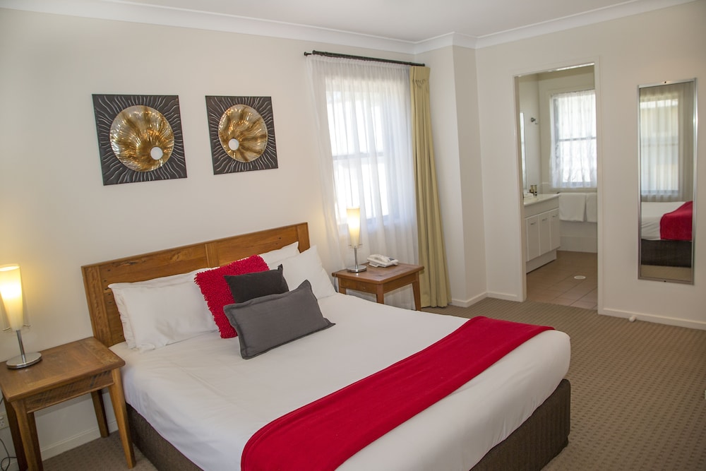 Mercure Lake Macquarie Raffertys Resort 12/74