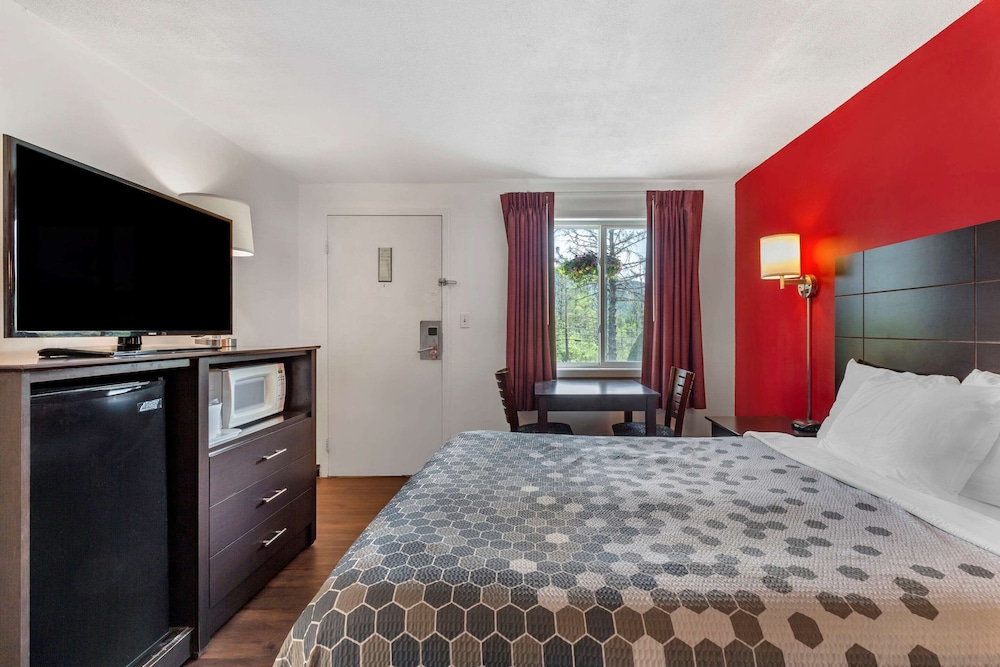 Econo Lodge Lee - Great Barrington 26/65