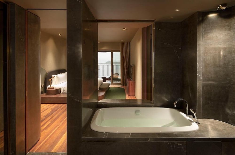 Hotel Karen 50/50