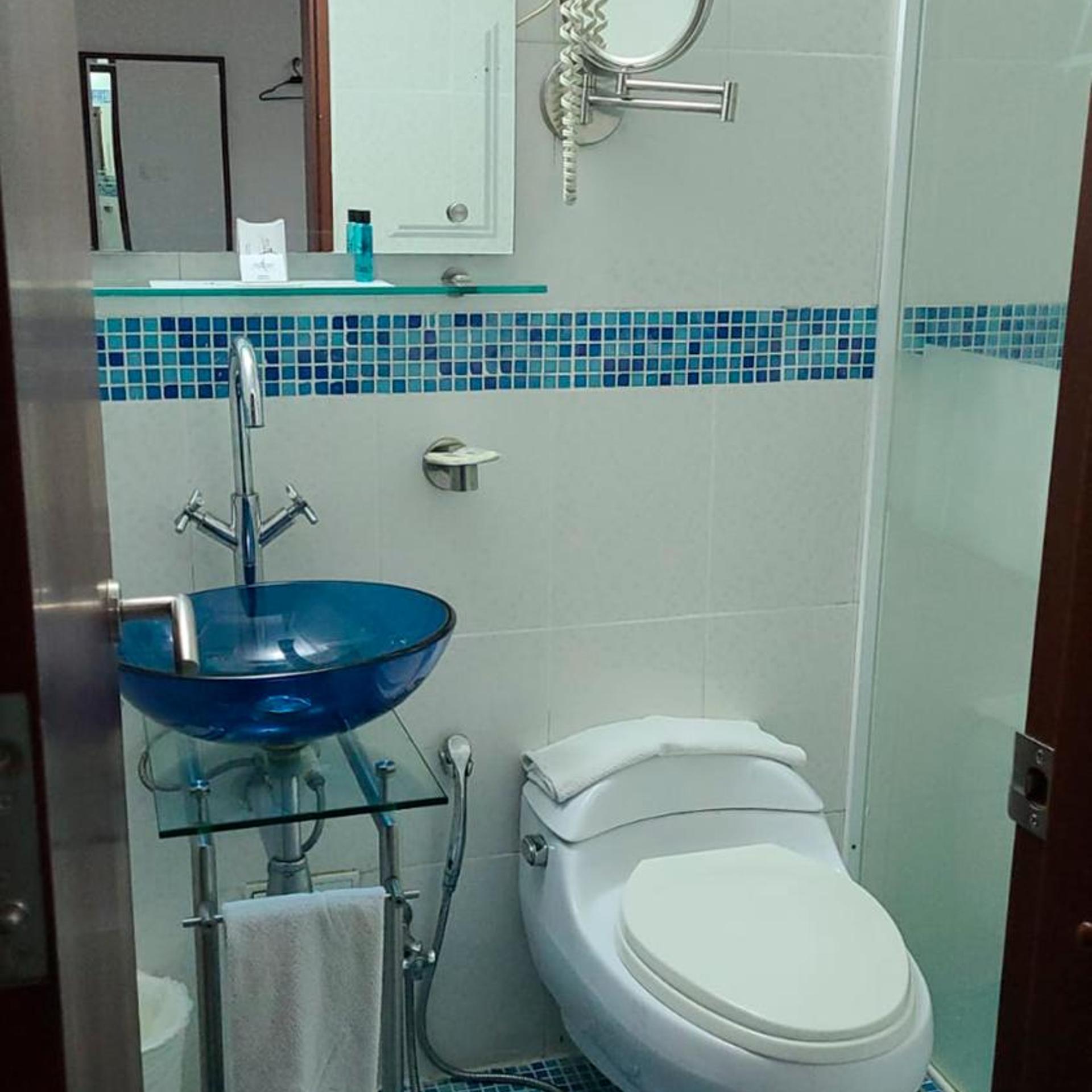 Atlantis Plaza Hotel 49/50