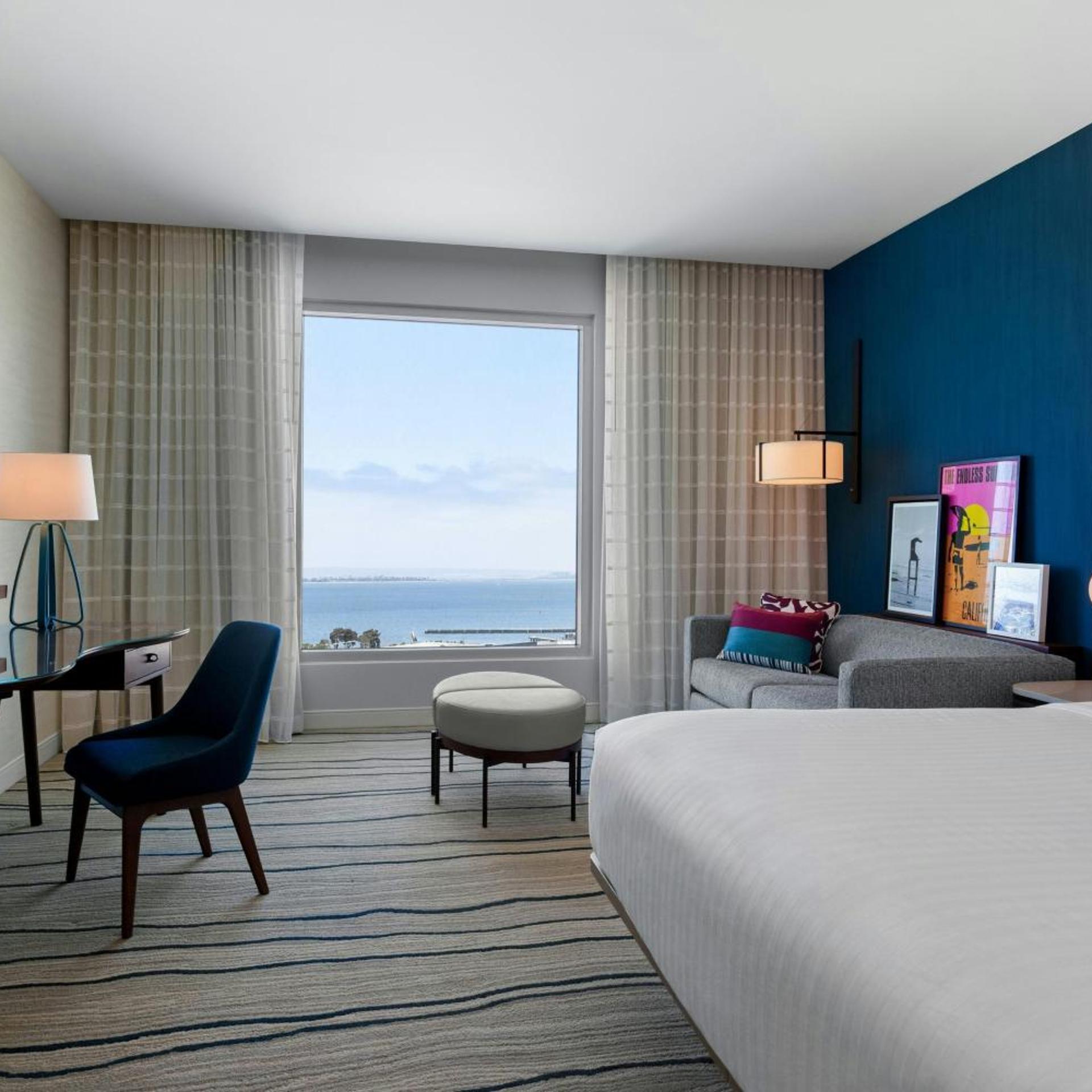 Room, King Bed, Bay View, Sofa, Accessible، Gaylord Pacific Resort & Convention Center 7/9