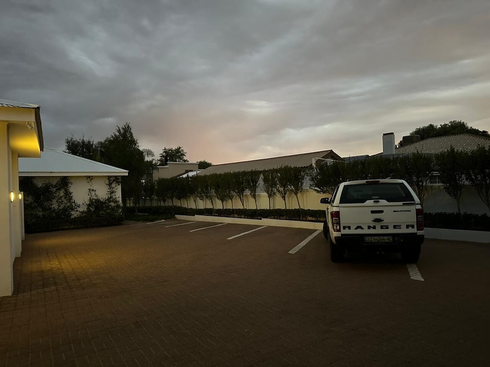 The Maxton Boutique Hotel 31/45