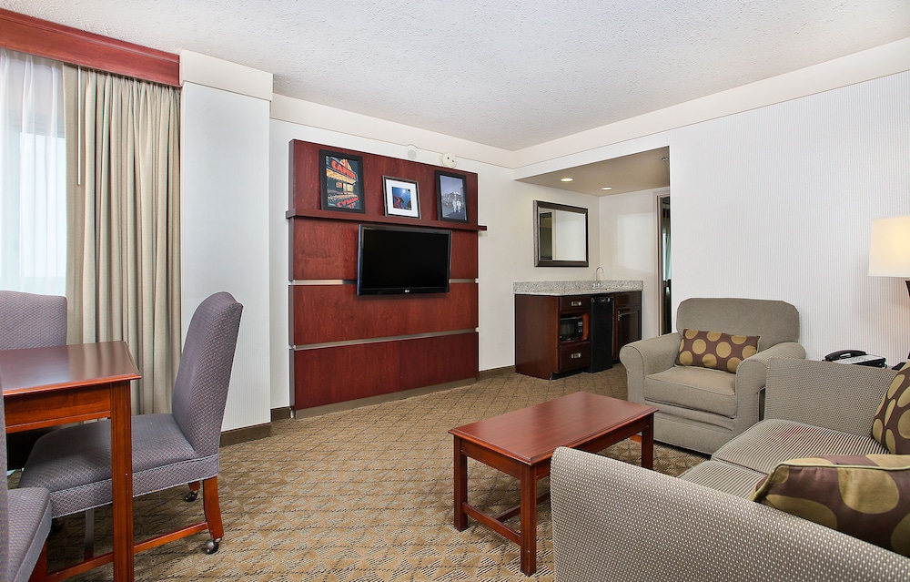 Holiday Inn University Plaza-Bowling Green 41/71