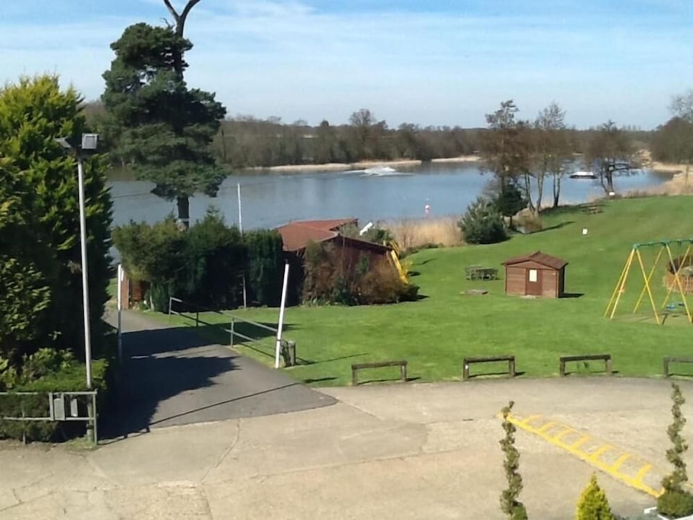 Gosfield Lake Resort 41/50