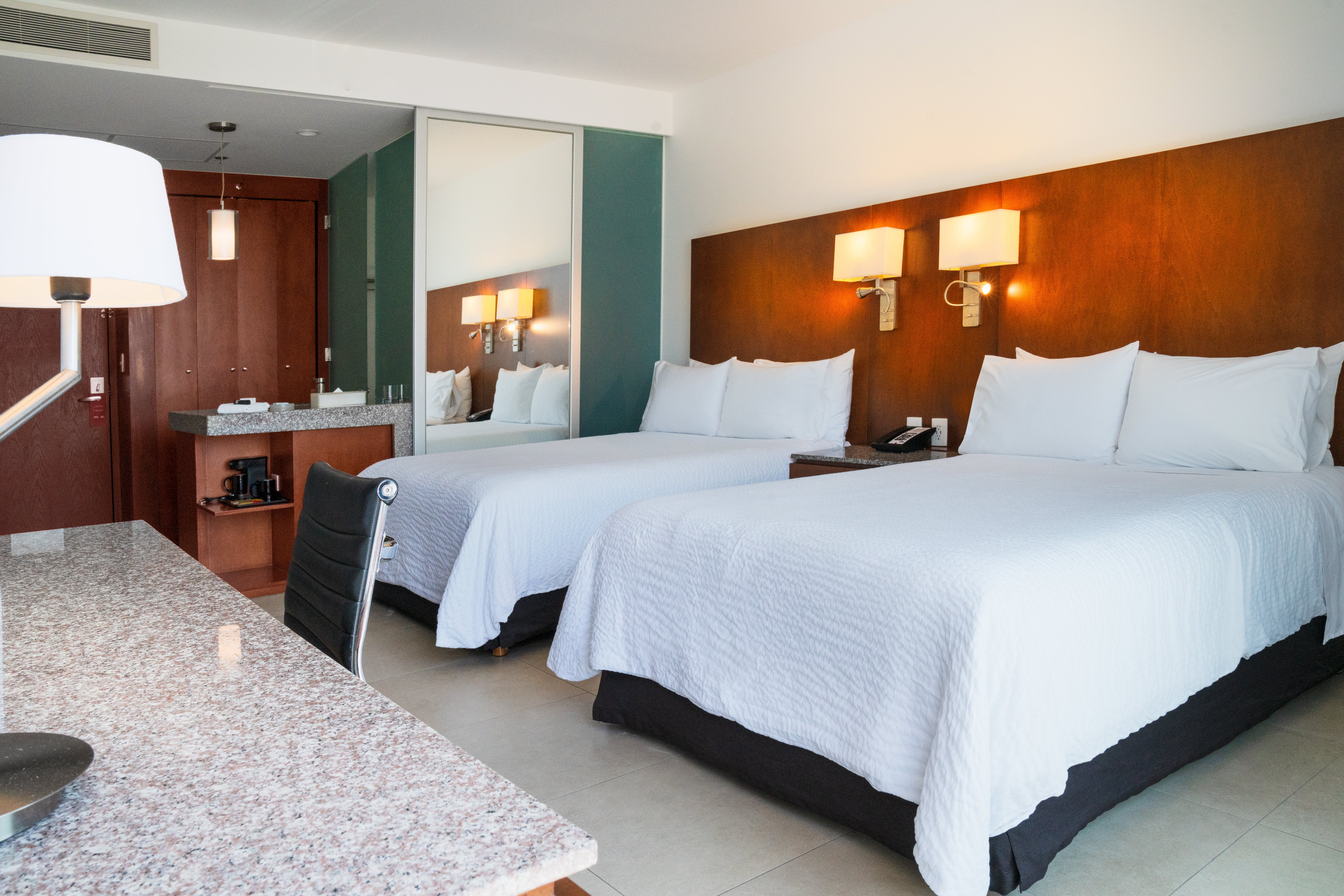 SUPERIOR, 2 DOUBLE BEDS