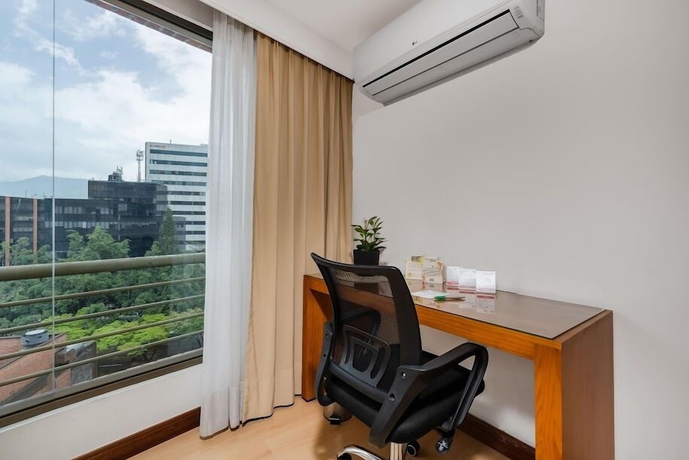 Leblon Suites Hotel 56/60