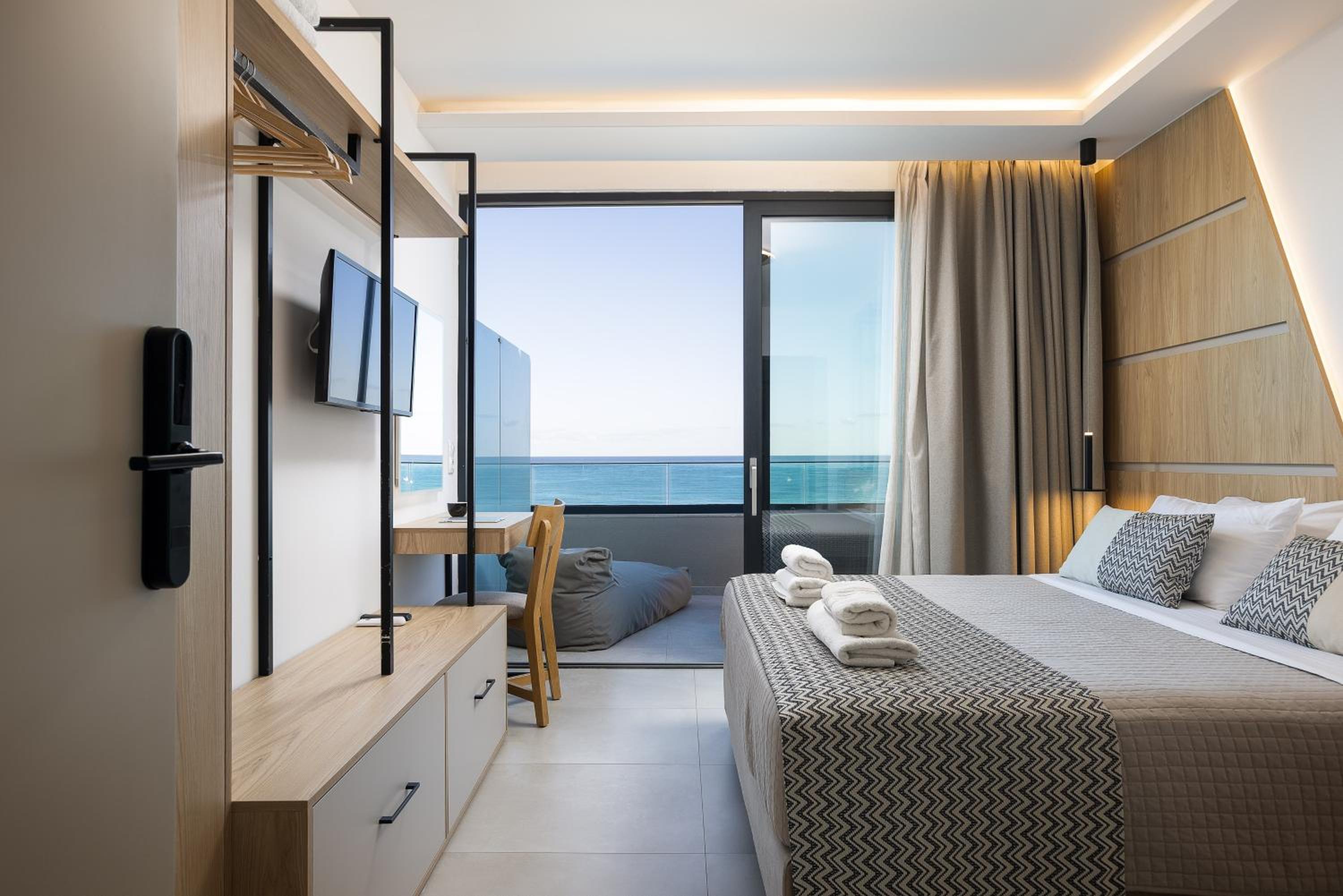 Room at Poseidon Hotel, MALEVIZI