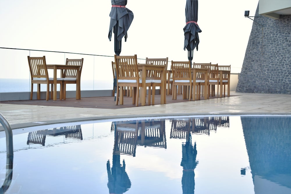 Madeira Regency Cliff - Adults Only 35/50