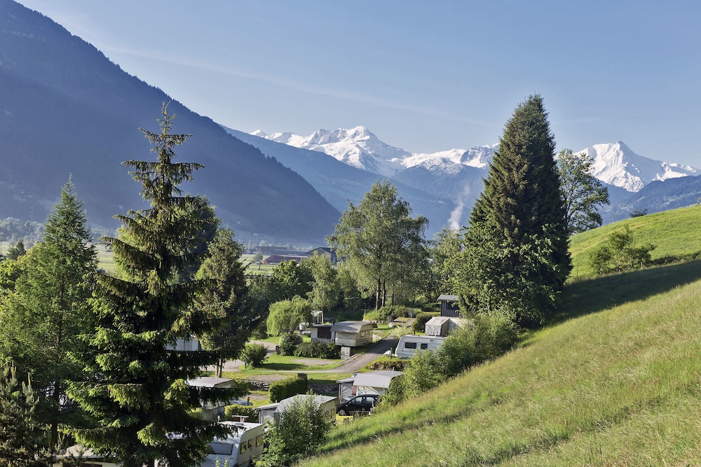 Hells Ferienresort Zillertal 44/49