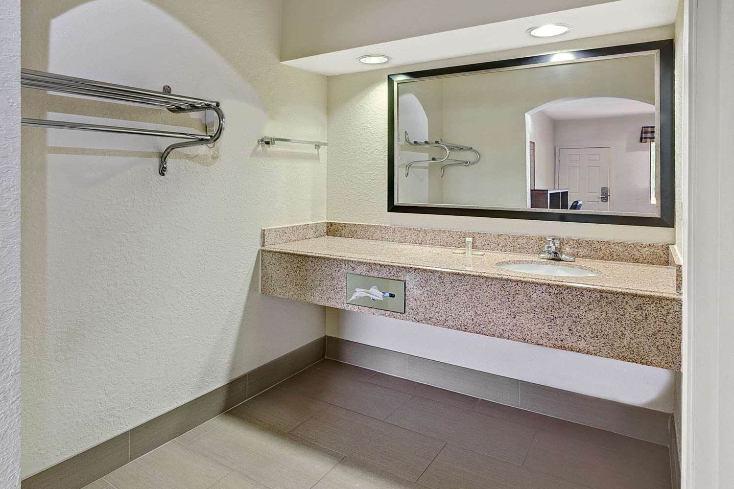 Super 8 by Wyndham Houston Hobby Airport South 9/10