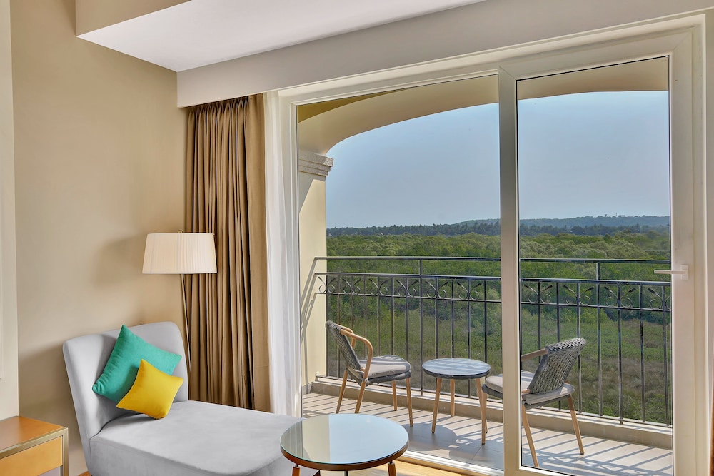 Holiday Inn Goa Candolim 40/75