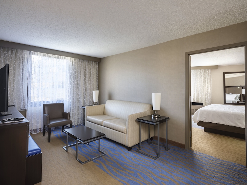 Holiday Inn Washington Capitol - Natl Mall, an IHG Hotel 32/77