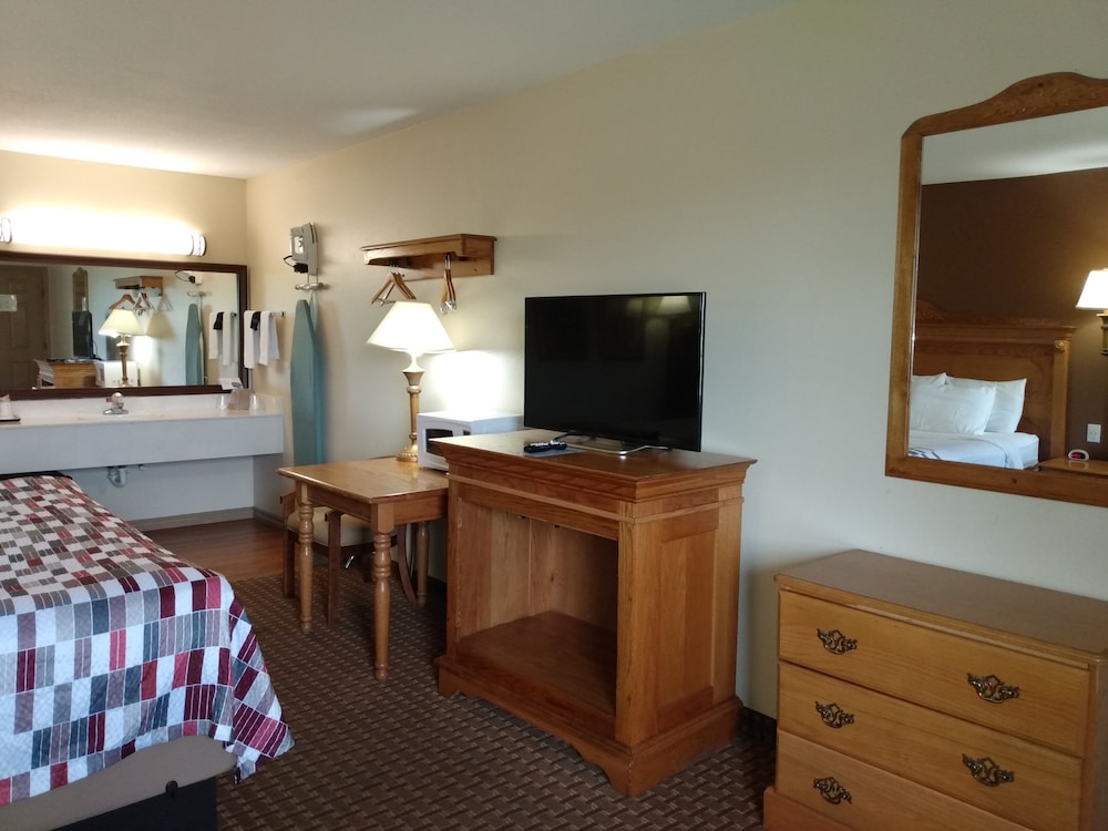 Gazebo Inn 35/44