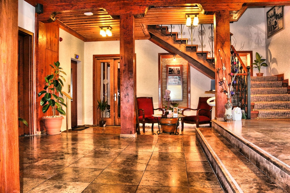 Bosnali Hotel 65/75