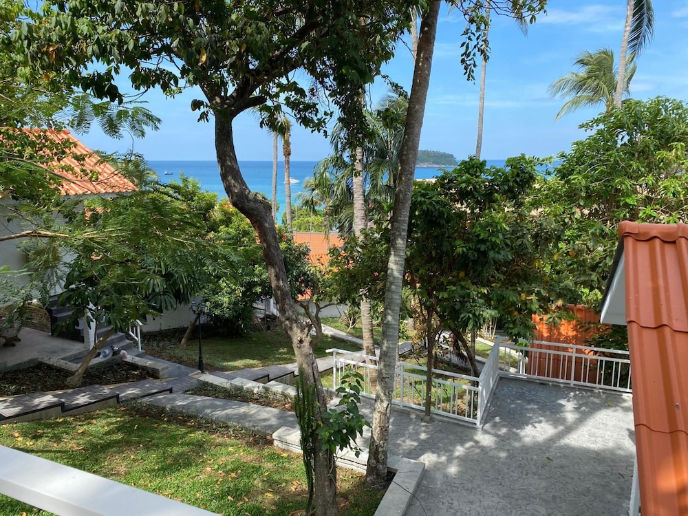 Kata White Villas 37/44