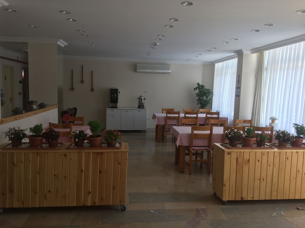 Unver Hotel 37/55