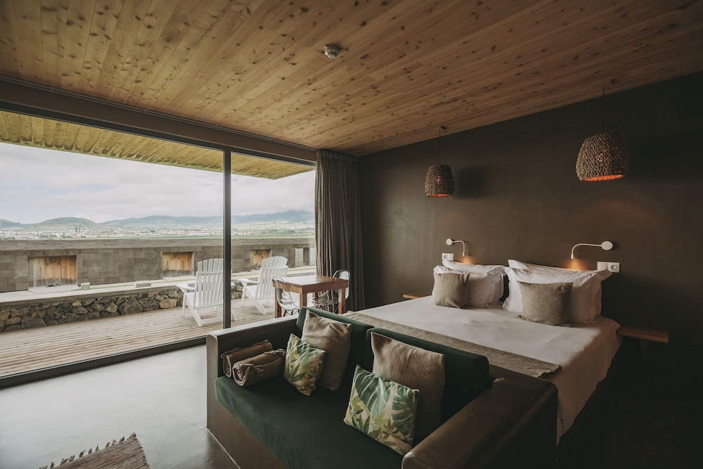 Santa Barbara Eco-Beach Resort 11/50