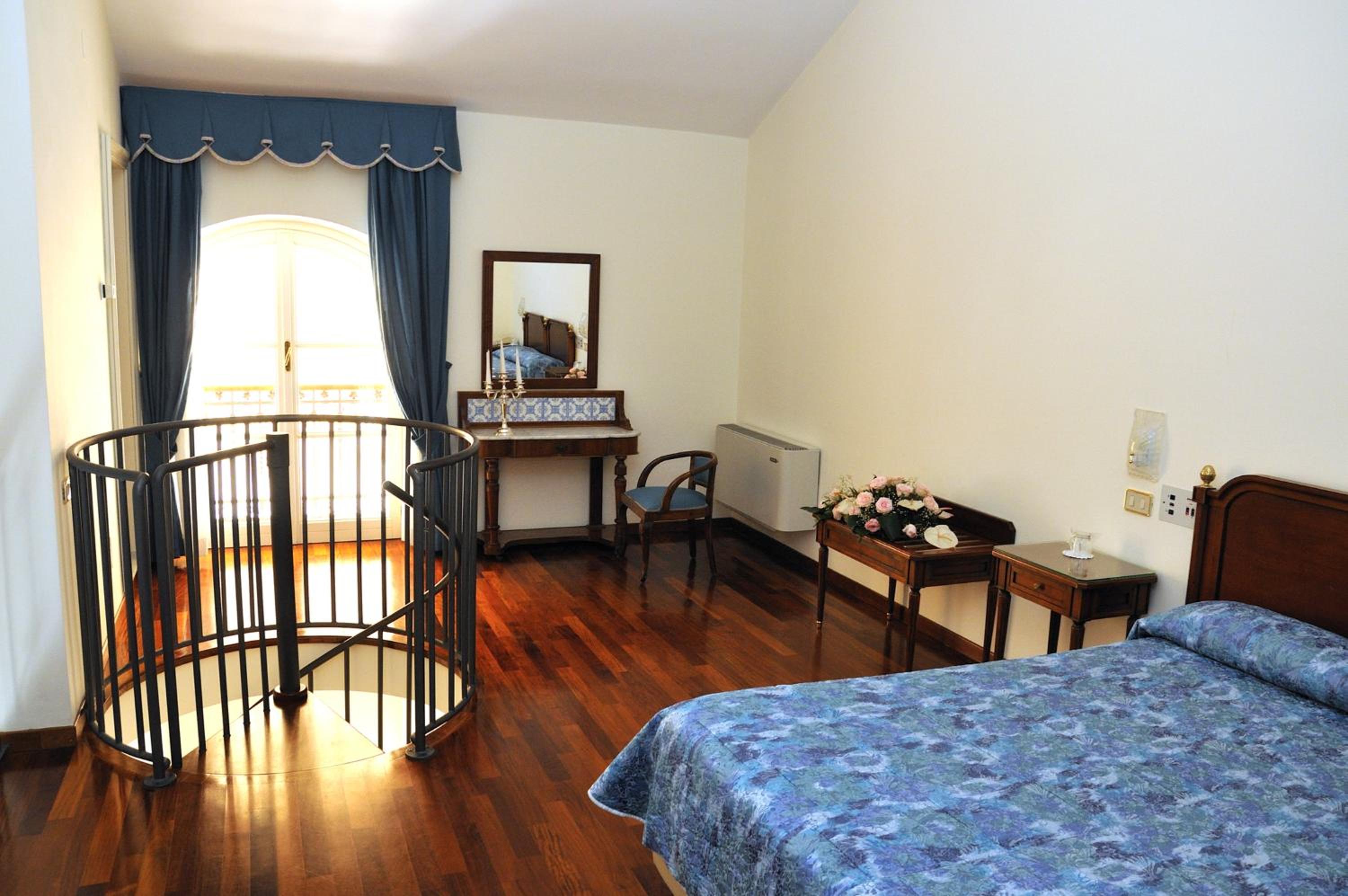 Suite, Two Story