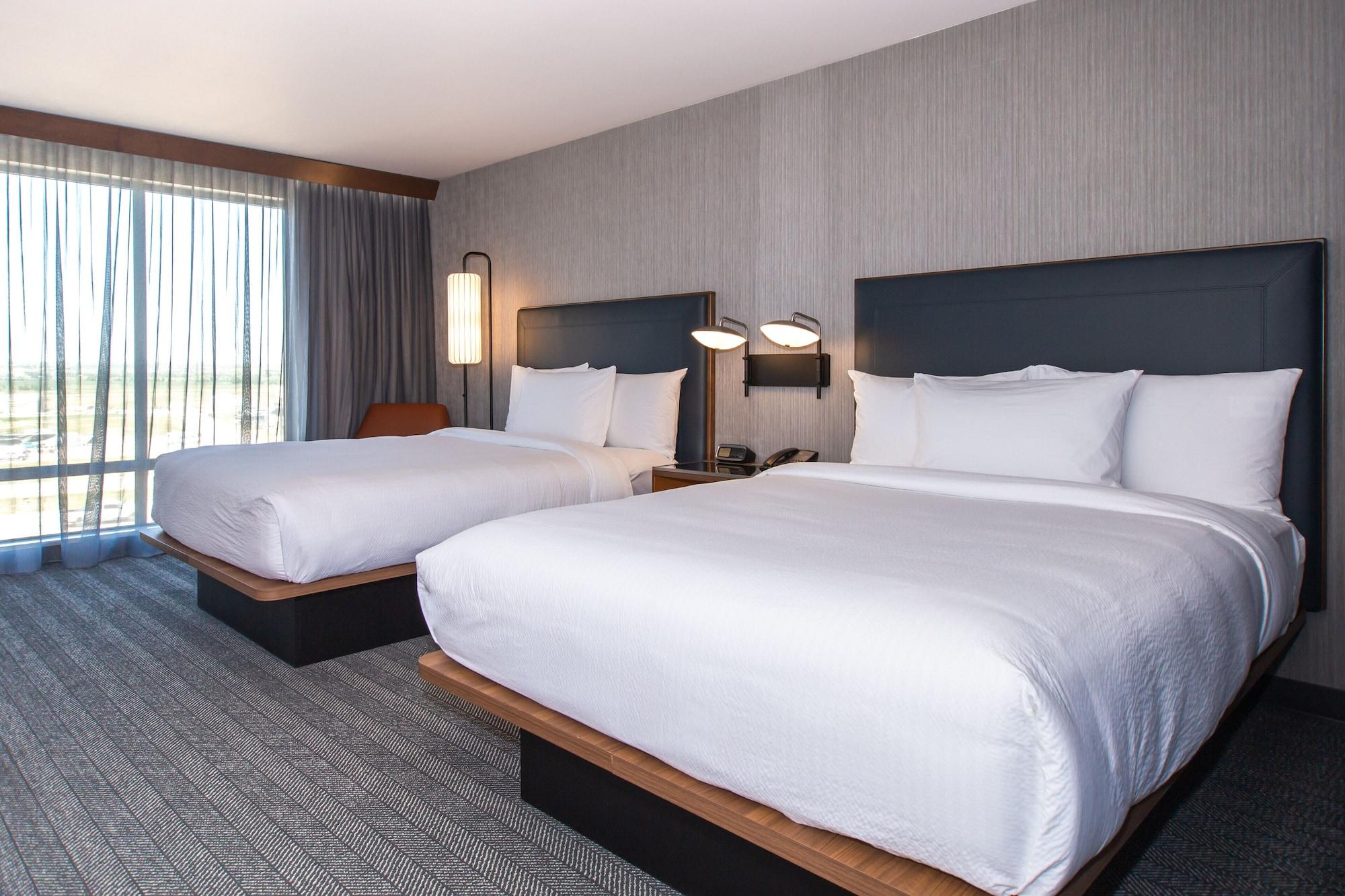 Studio, Suite, Multiple Beds, Courtyard View