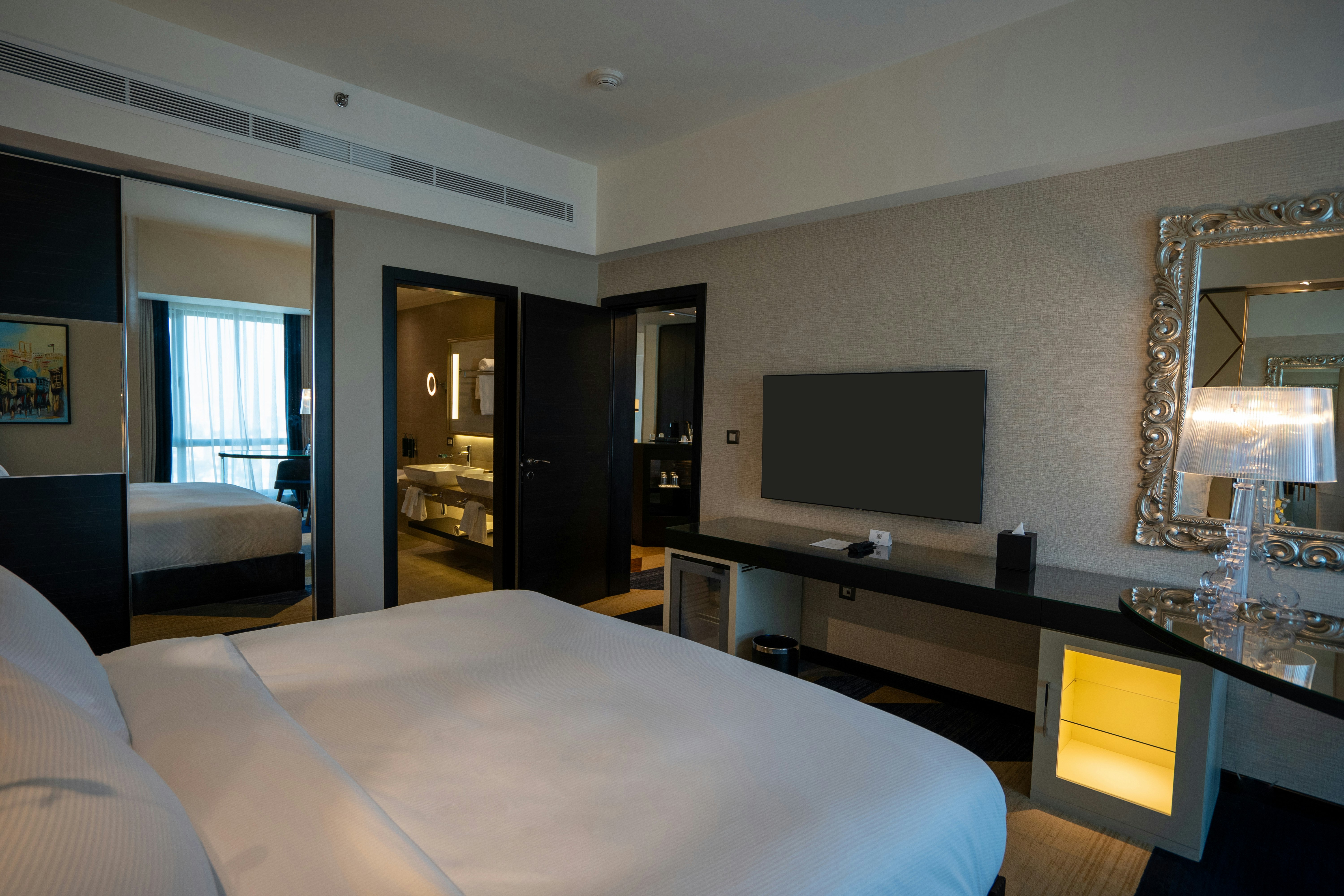 1 BEDROOM, DELUXE, SUITE, KING BED