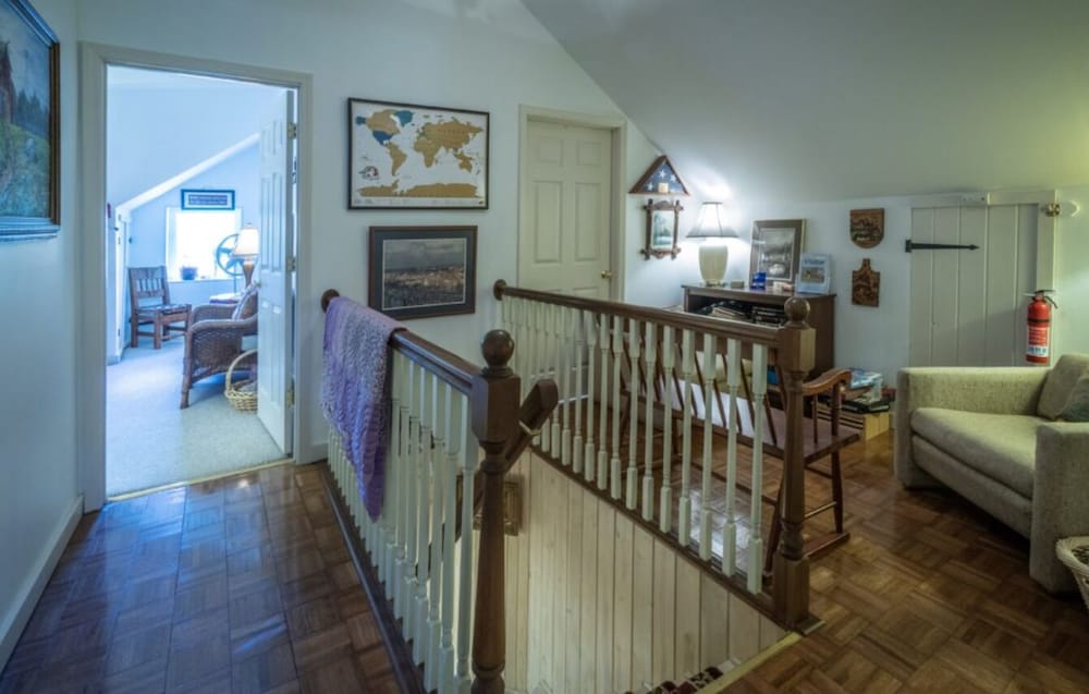 Stone Haus Bed & Breakfast 12/20