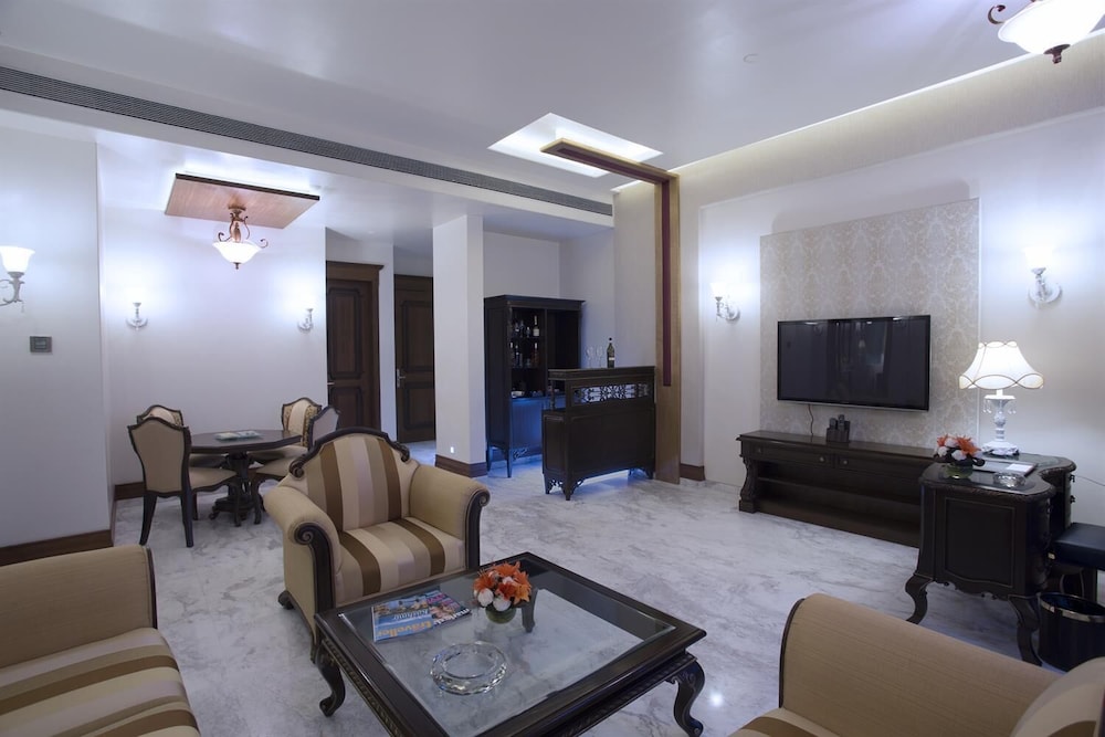 Royal Tulip Navi Mumbai 36/60