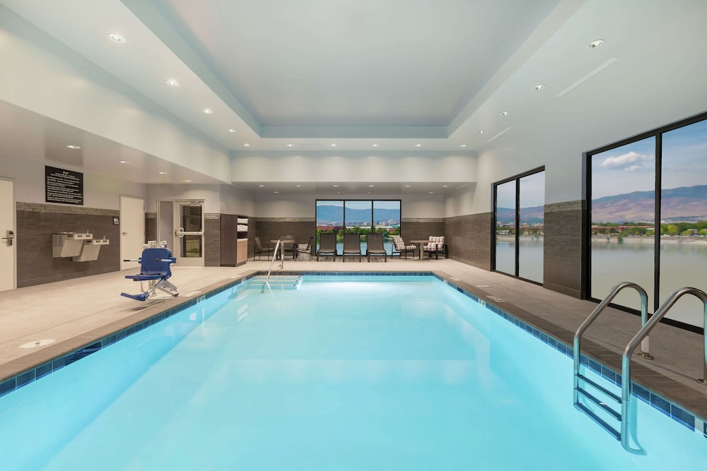 Hampton Inn & Suites Reno/Sparks 12/38