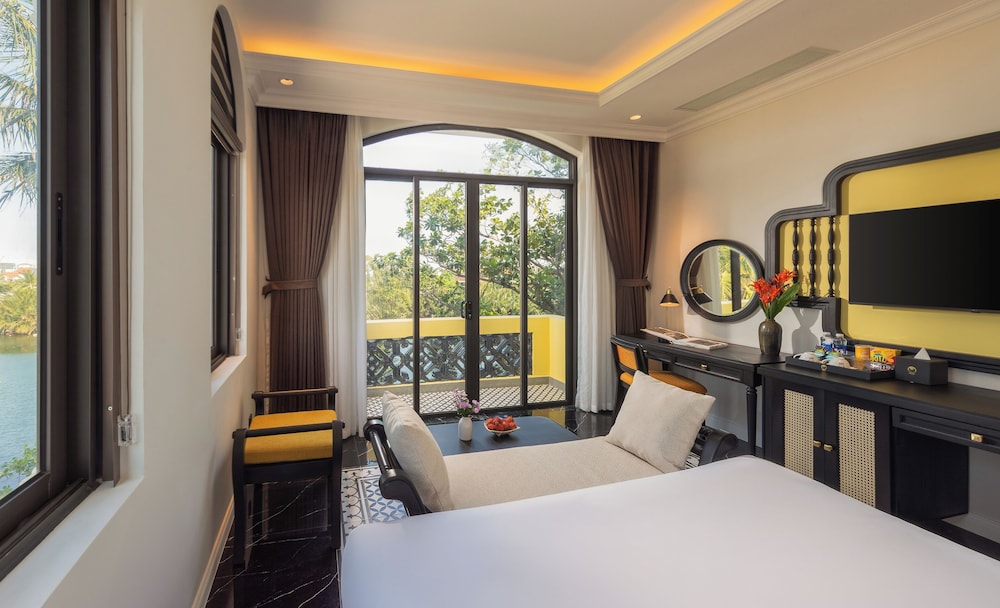 SIGNATURE, DOUBLE BED, RIVER VIEW, BALCONY