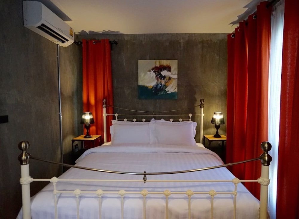 House Of Passion Amphawa 12/50