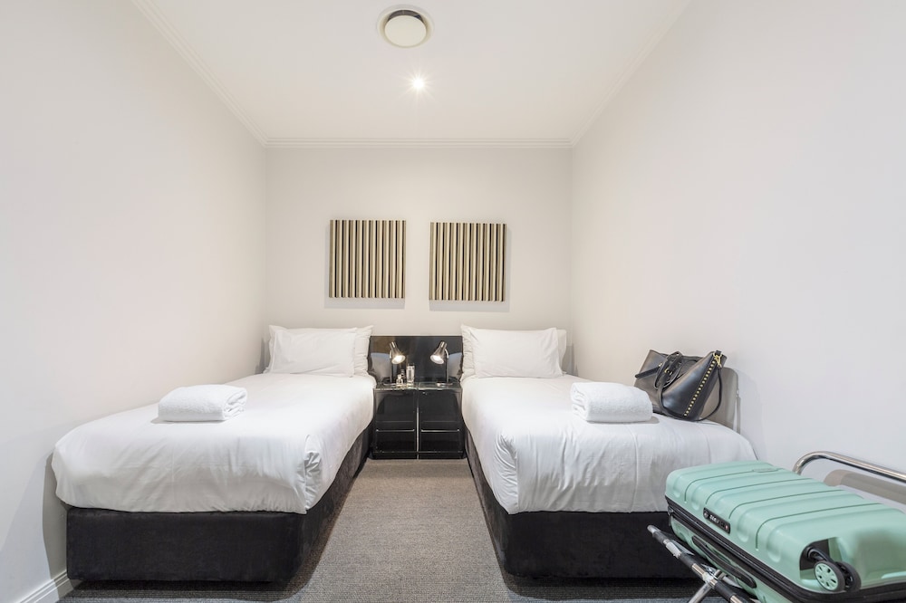 Punthill Flinders Lane 17/64