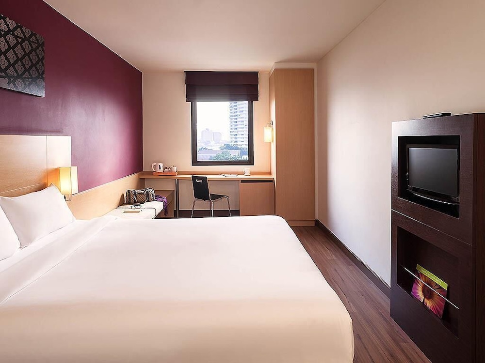 Ibis Bangkok Riverside 23/66
