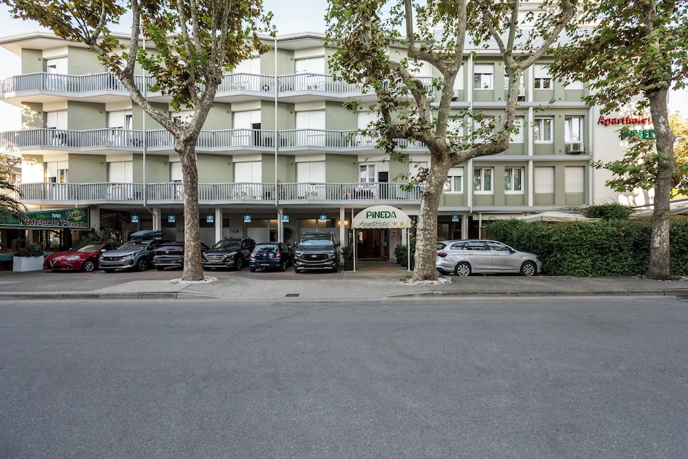 Aparthotel Pineda 39/55